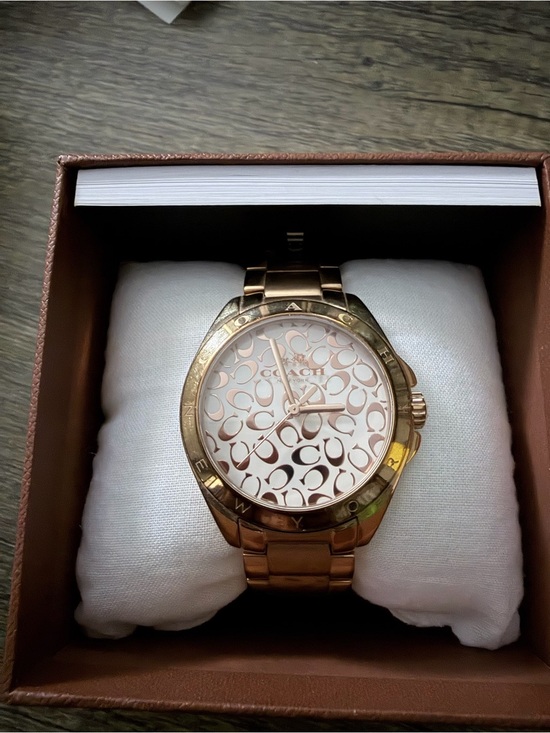 Coach Rose Gold Signature C Women’s Watch with Box – Needs Battery main image 6